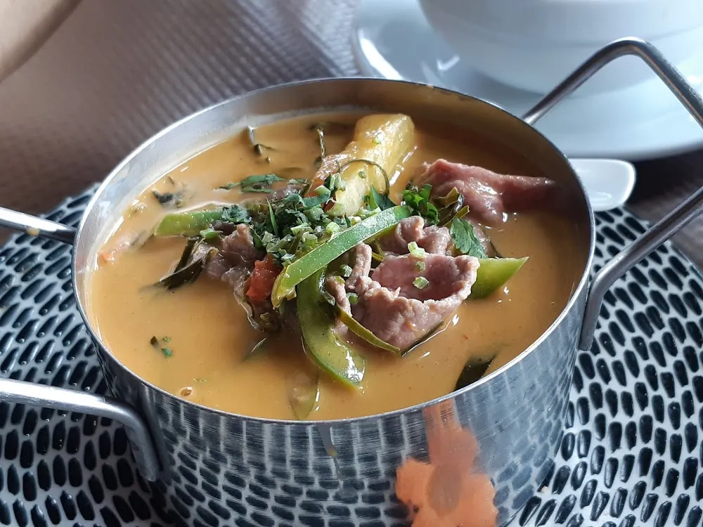 Boeuf Sate Au Curry Rouge